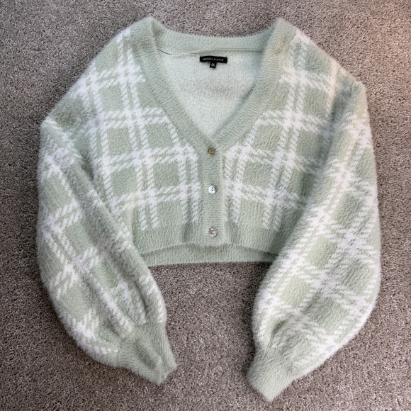 Kendall And Kylie Sweaters - Kendall & Kylie Cardigan Sweater Womens M Green Plaid Cropped Button Front
